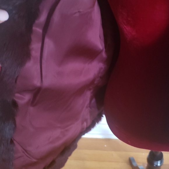 Burgundy rabbit hop length jacket - Picture 3 of 3